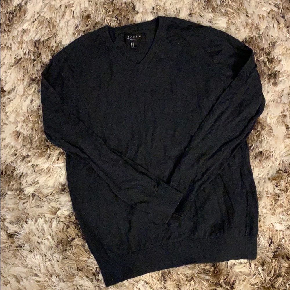 Men’s long sleeve v neck